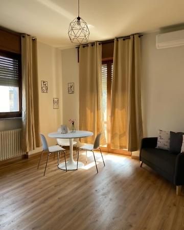 La Casa Di Amalia Apartment Ро Екстериор снимка