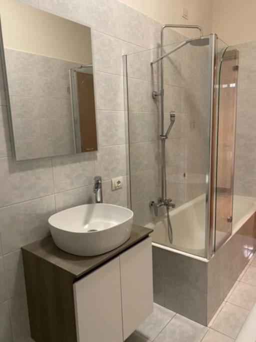 La Casa Di Amalia Apartment Ро Екстериор снимка