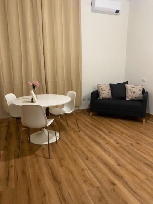 La Casa Di Amalia Apartment Ро Екстериор снимка